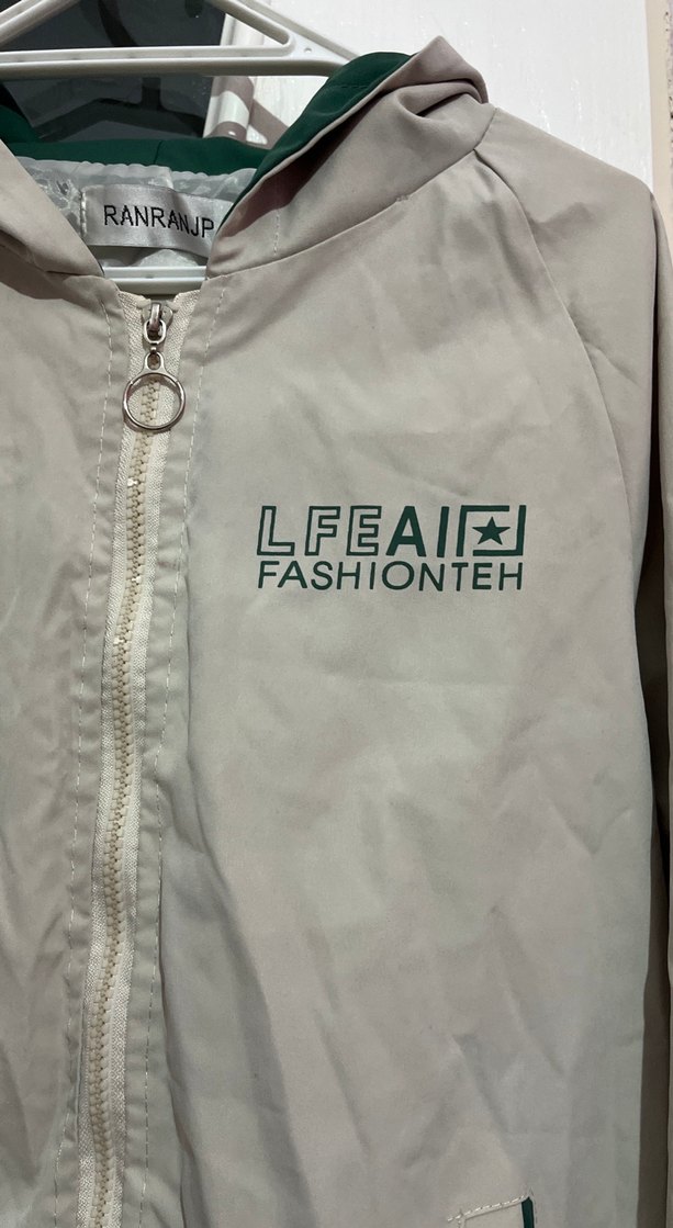 Bej Kapüşonlu Fermuarlı Rahat Kesim Ceket - Görsel 2