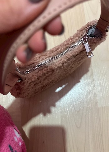 Peluş Detaylı Bej Kadın Çanta - Görsel 2