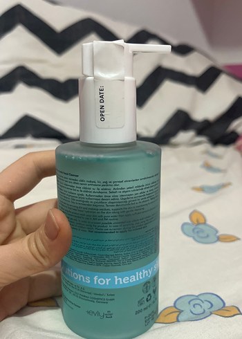 The Purest Nemlendirici Yüz Temizleyici 200 ml - Görsel 2