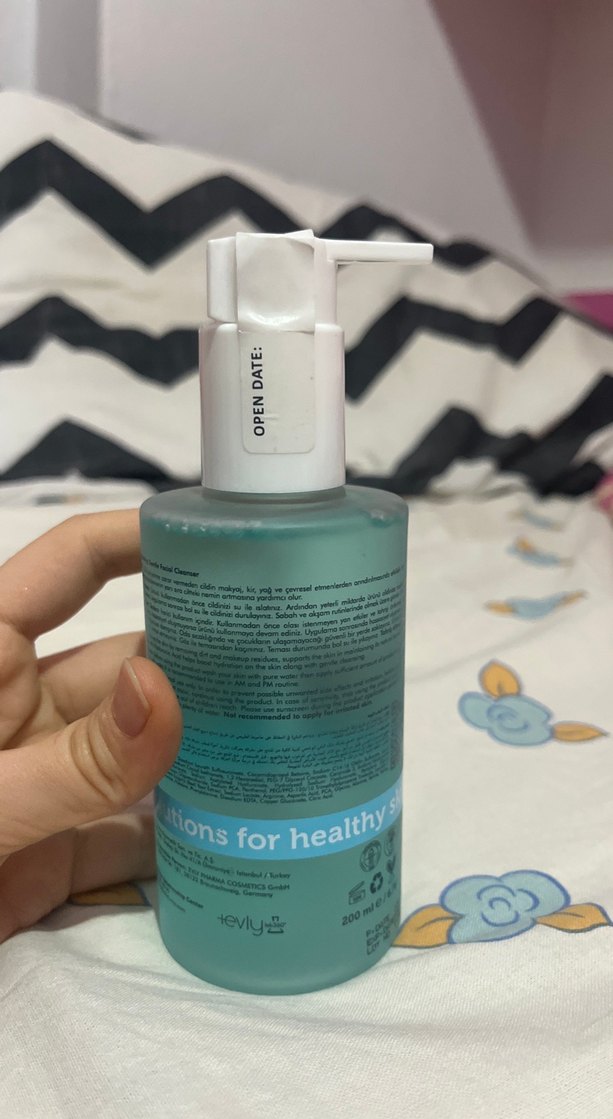 The Purest Nemlendirici Yüz Temizleyici 200 ml - Görsel 2