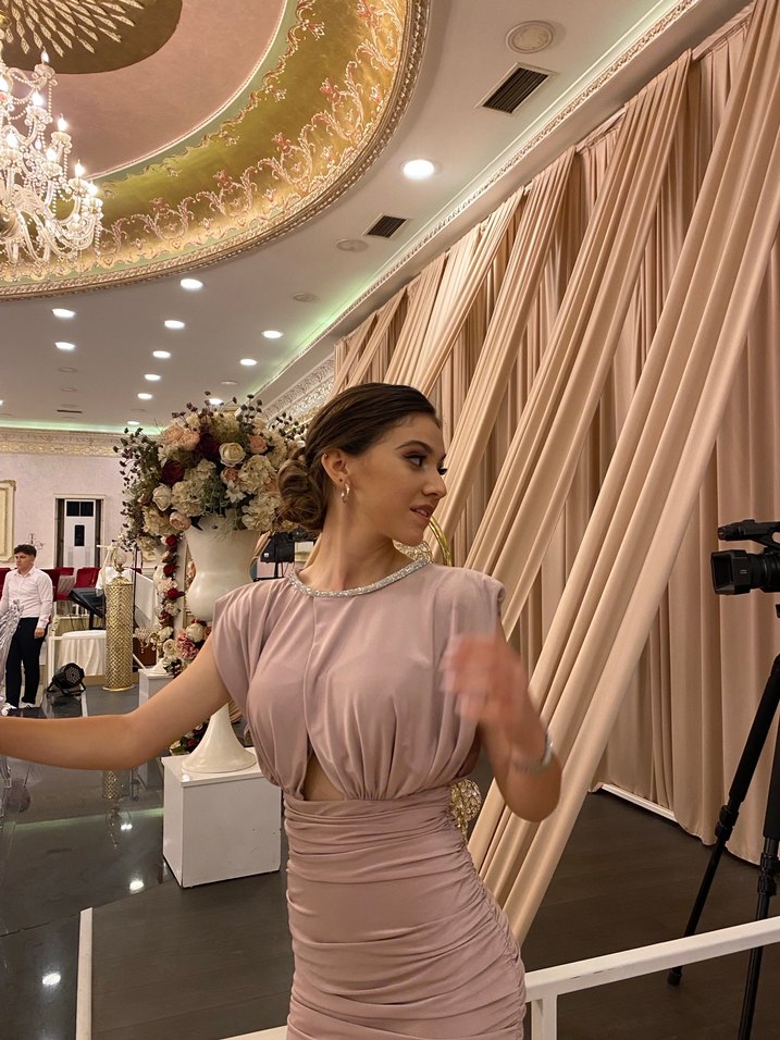 Pudra Transparan Detaylı Midi Abiye Elbise - Görsel 3