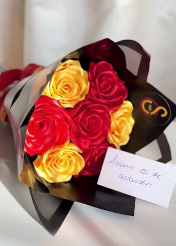 Solmayan Galatasaraylı Gül