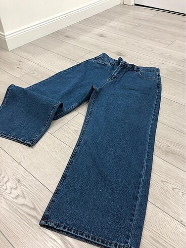 Zara model jean