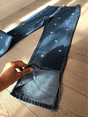 Bershka model papatya desenli jean