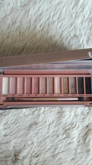 naked 3 paleti