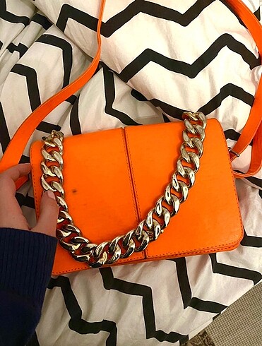  Beden turuncu Renk Turuncu zincir detaylı çanta