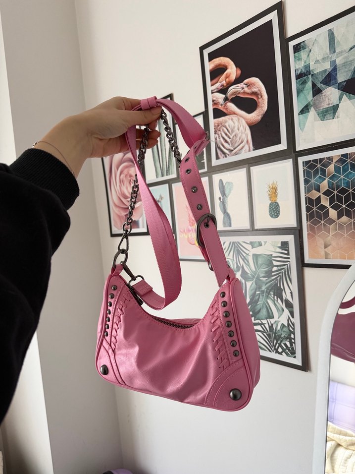 Zincir Detaylı Pembe Deri Kadın Çanta - Görsel 2