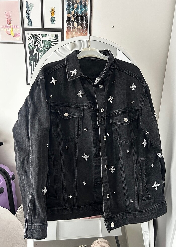 Boncuk detayli kot ceket - Görsel 3