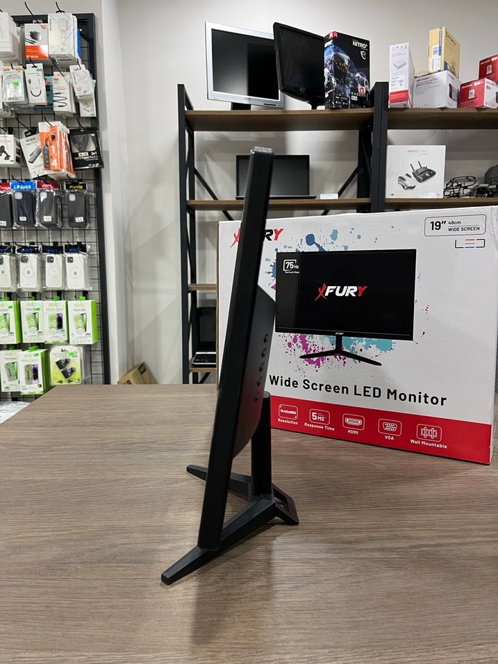 Sıfır 19 inç Siyah Geniş Ekran LED Monitör - Görsel 3