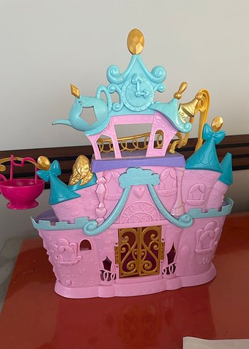 Disney prenses şatosu - Görsel 3