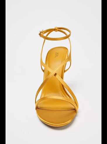 Zara Zara saten yüzeyli topuklu sandalet
