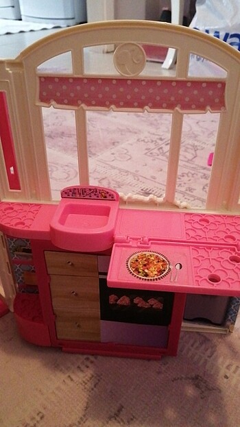  Beden Barbie evi