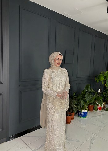 krem taşlı elbise