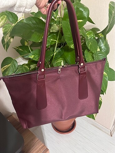 Beden Parlak kumaş bordo kol çantası