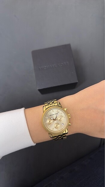 Michael Kors saat