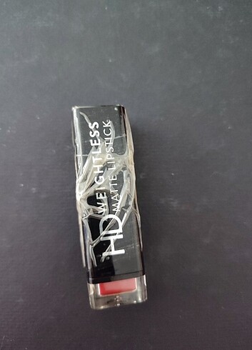 Flormar HD weıghtless matte lipstick ruj 07 - Görsel 4