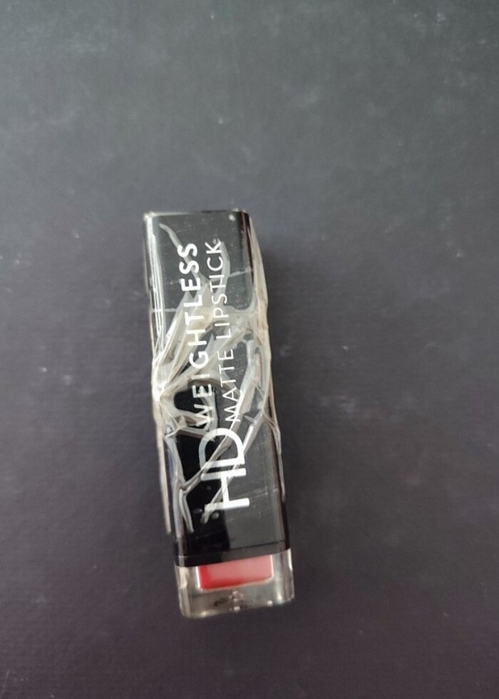 Flormar HD weıghtless matte lipstick ruj 07 - Görsel 4