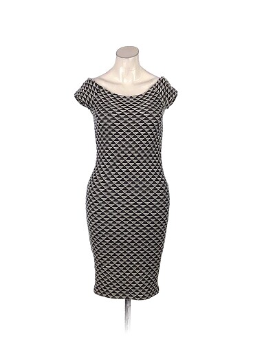 Zara Kısa Elbise %70 İndirimli.
