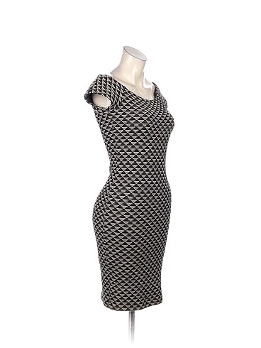 Zara Zara Kısa Elbise %70 İndirimli.