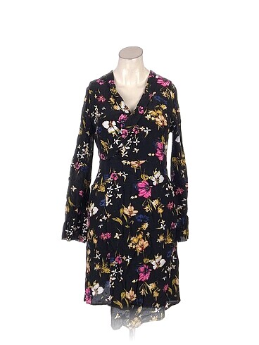 PreLoved Kısa Elbise %70 İndirimli.