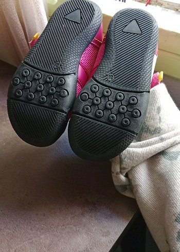 Kız Çocuk Renkli Cırt Cırtlı Terlik - Görsel 4