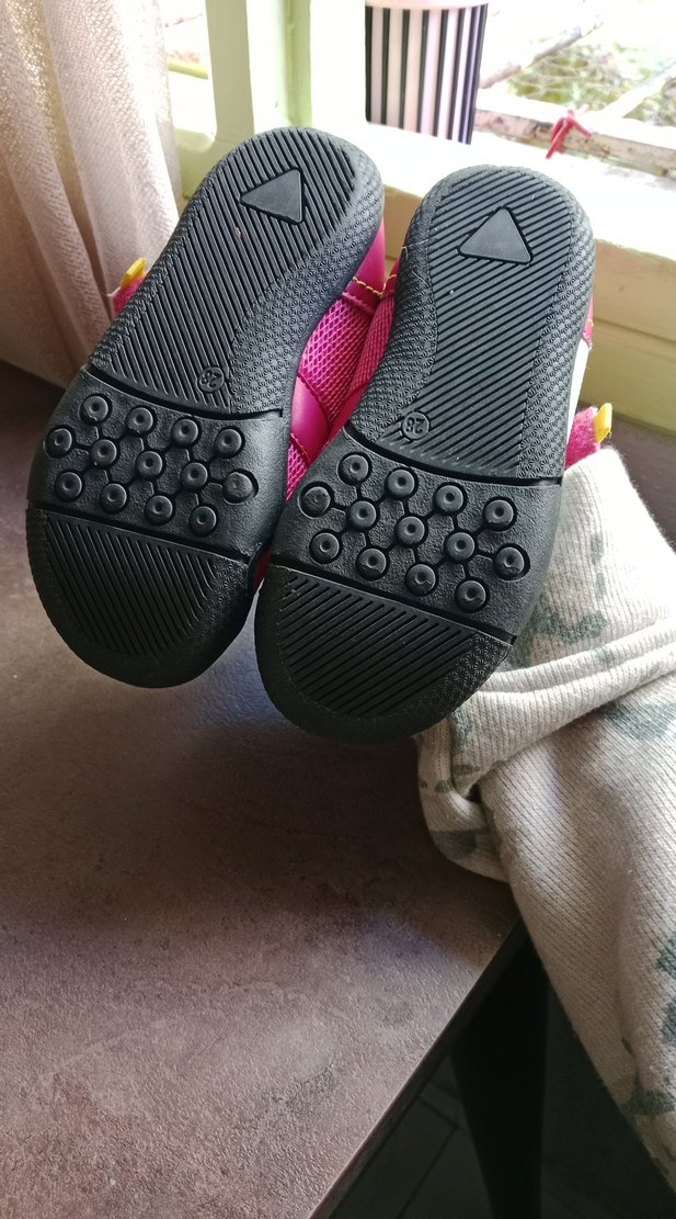 Kız Çocuk Renkli Cırt Cırtlı Terlik - Görsel 4