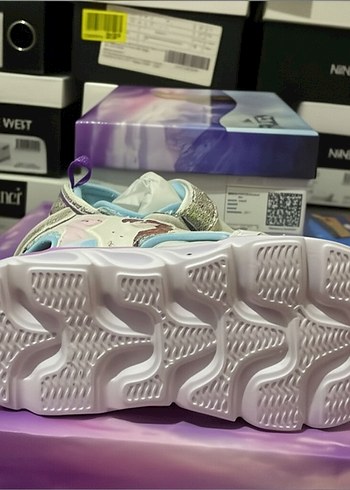 26 Beden Frozen II Kız Çocuk Mor Velcro Terlik