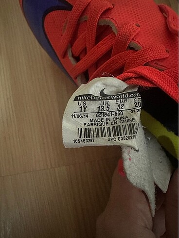 32 Beden Nike erkek çocuk krampon
