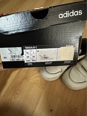 33 Beden beyaz Renk Adidas çocuk ayakkabı