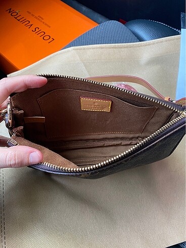 Louis Vuitton Lv kol çantası