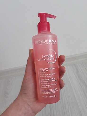 Bioderma yüz temizleyicisi