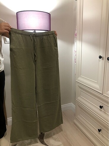 Stradivarius yeşil keten pantolon