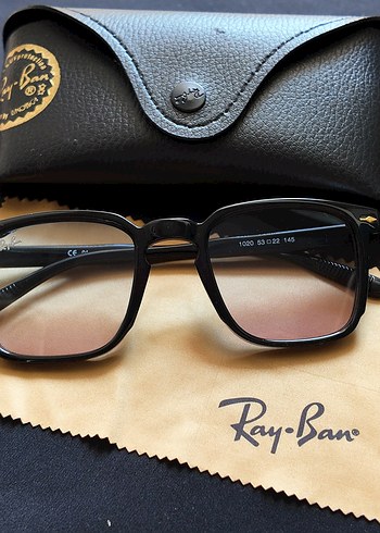 Ray-Ban Siyah Klasik Kadın Gözlüğü