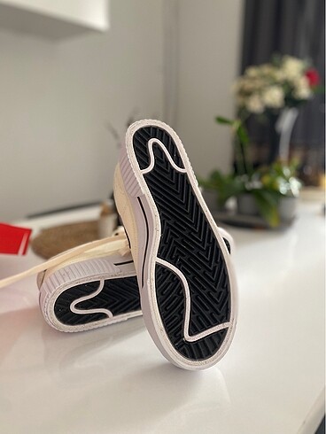 37,5 Beden ten rengi Renk Nike spor ayakkabı