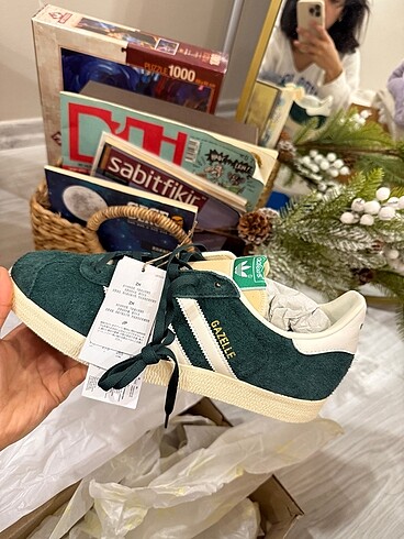 43 Beden haki Renk Adidas ayakkabı