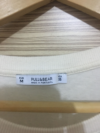 Pull and Bear İşlemeli tshirt