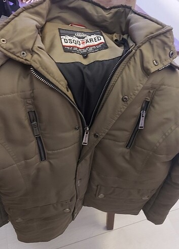 m Beden haki Renk Dsquared marka sorunsuz .Hiç giyilmedi. M beden. Çok modern şık