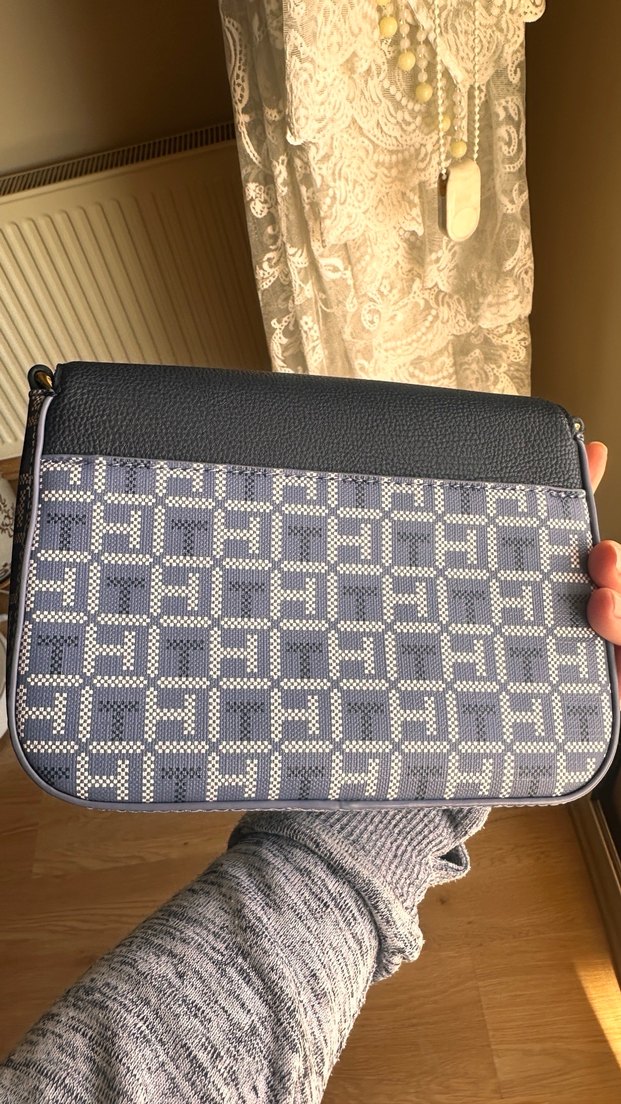 Tommy Hilfiger Mavi Baskılı Kadın Çapraz Çanta - Görsel 3