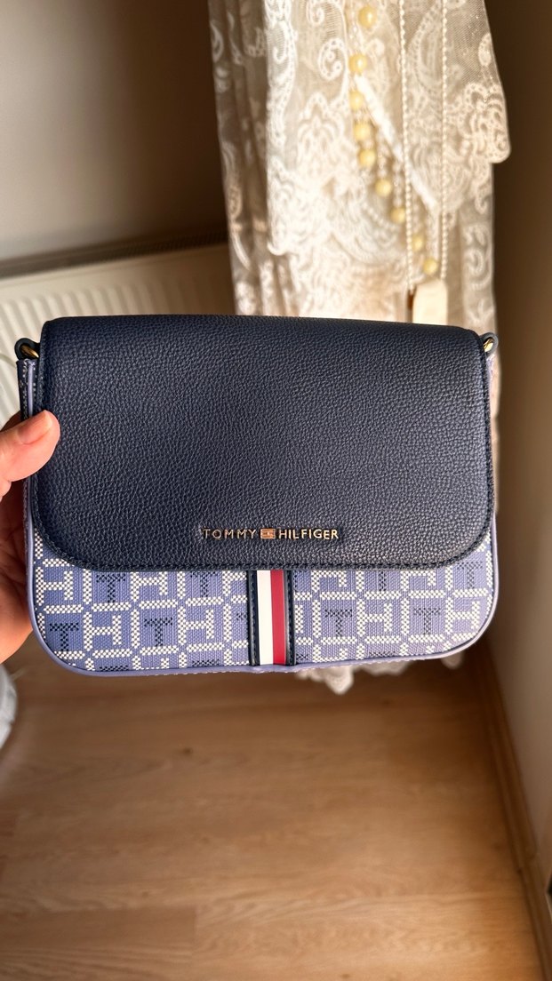 Tommy Hilfiger Mavi Baskılı Kadın Çapraz Çanta - Görsel 2