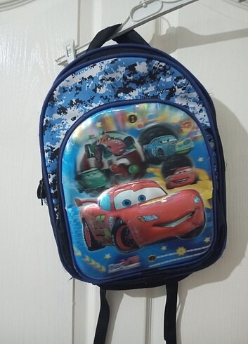 Erkek çocuk okul çanta
