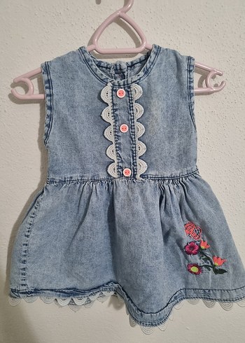 Nakışlı Düğmeli Kız Çocuk Kot Elbise