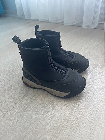 24 Beden siyah Renk Zara bot