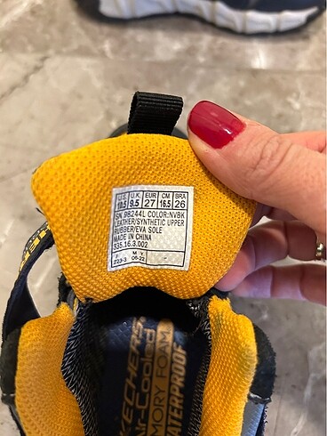 28 Beden Skechers 28 numara kar geçirmez bot