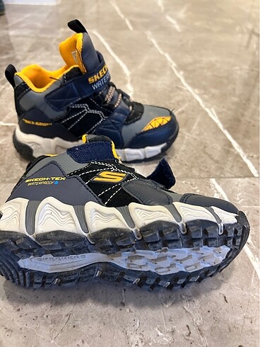 28 Beden gri Renk Skechers 28 numara kar geçirmez bot