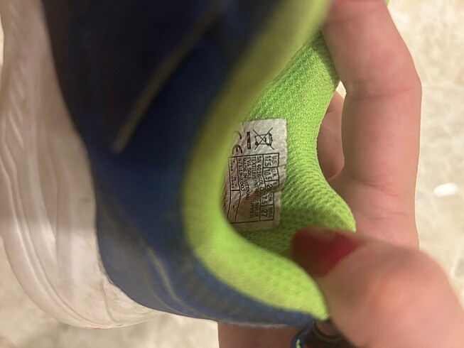 27 Beden mavi Renk Skechers ayakkabı ışıkları çalışıyor