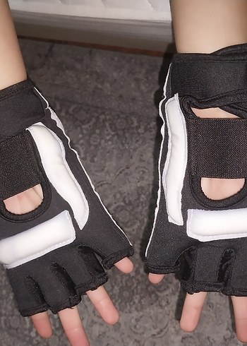 Beyaz Baskılı Do-smai sporcu Eldiveni - Görsel 2