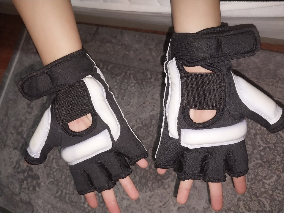 Beyaz Baskılı Do-smai sporcu Eldiveni - Görsel 2