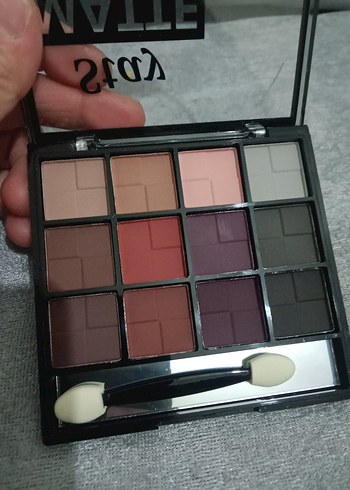 Mat 12 Renkli Göz Farı Paleti - Görsel 3