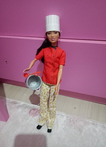 Barbie meslek bebeği makarna şefi 