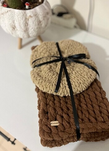 Diğer Puffy atkı ve şapka takımı